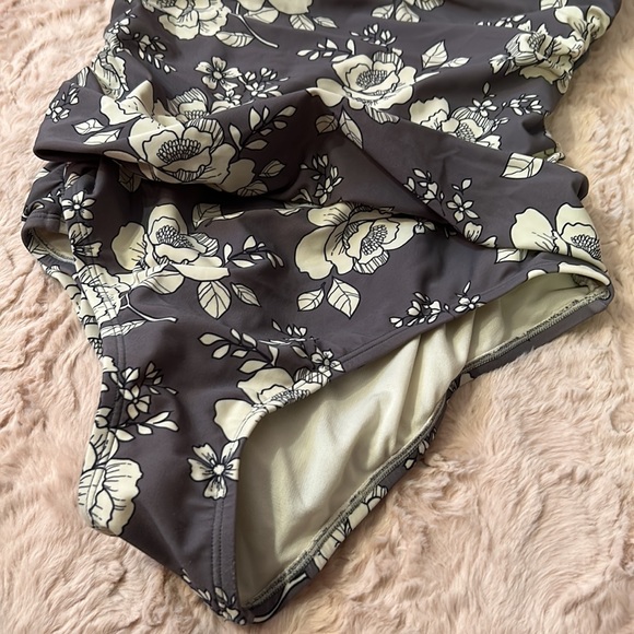 Adore me size 0X one-piece floral print swim suit - Picture 11 of 13